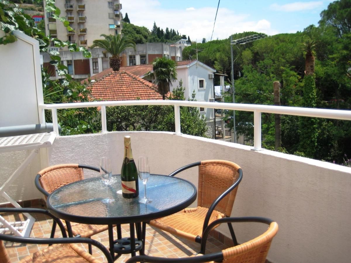 Проживание в семье Apartmani TOPLA Zlokovic Херцег-Нови-10